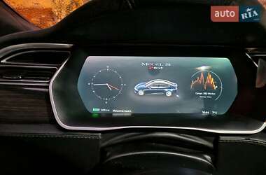 Лифтбек Tesla Model S 2014 в 