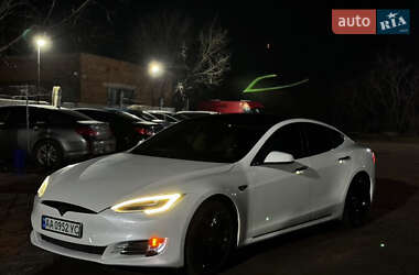 Ліфтбек Tesla Model S 2014 в Первомайську