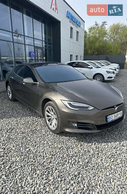 Ліфтбек Tesla Model S 2016 в Тернополі