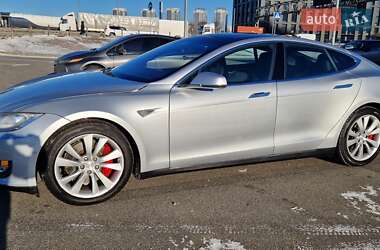 Лифтбек Tesla Model S 2015 в Киеве