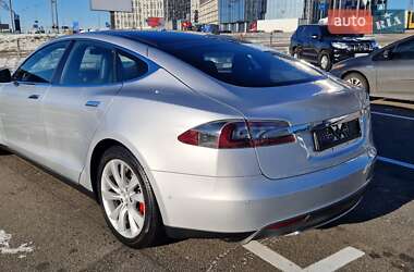 Лифтбек Tesla Model S 2015 в Киеве