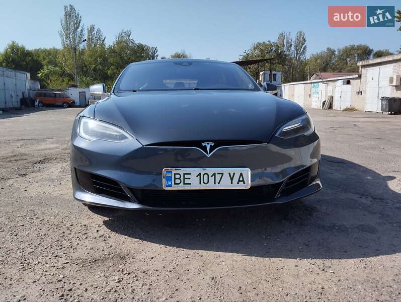 Ліфтбек Tesla Model S 2016 в Миколаєві