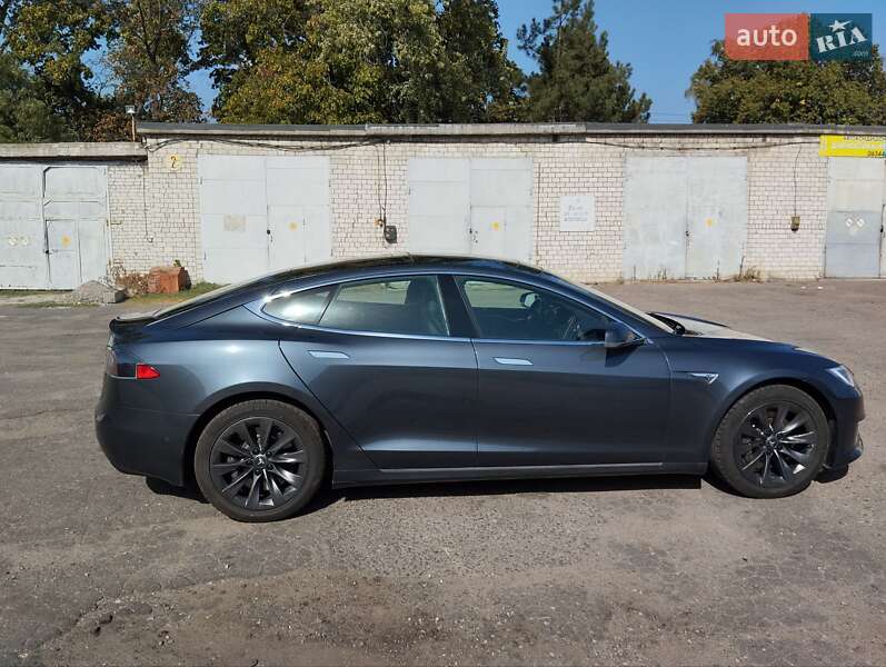 Ліфтбек Tesla Model S 2016 в Миколаєві