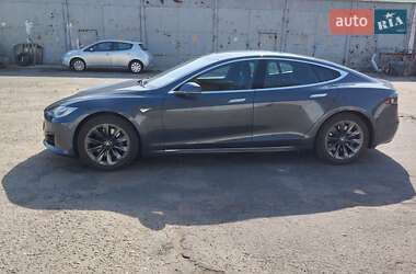 Лифтбек Tesla Model S 2016 в Николаеве