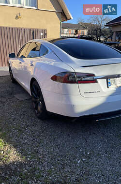 Ліфтбек Tesla Model S 2014 в 
