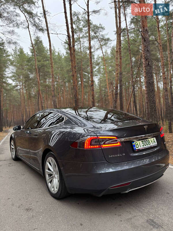 Лифтбек Tesla Model S 2016 в Полтаве