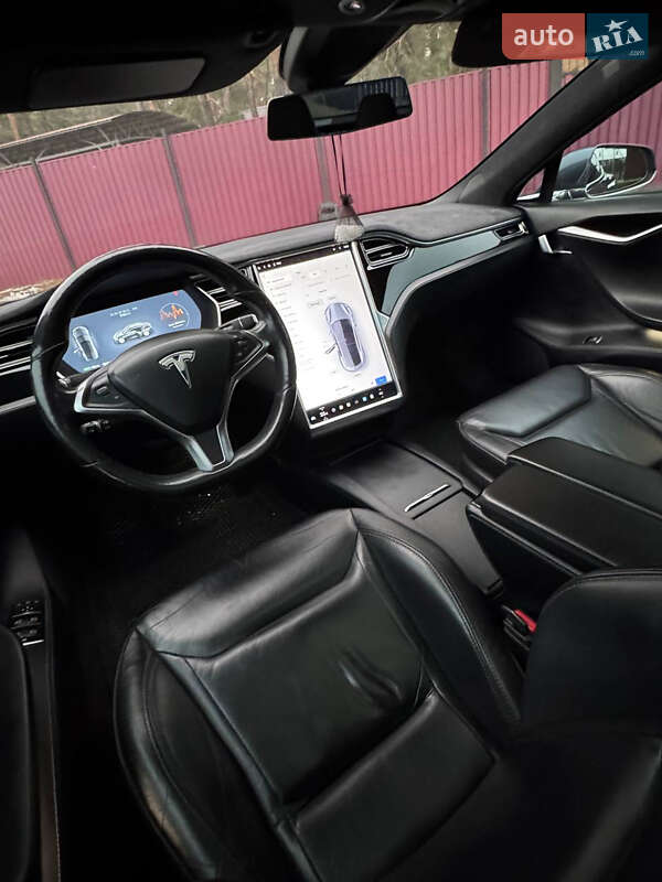Лифтбек Tesla Model S 2016 в Полтаве
