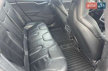 Лифтбек Tesla Model S 2014 в 