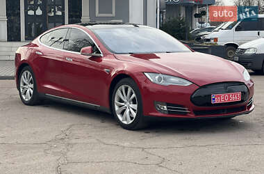 Лифтбек Tesla Model S 2015 в 