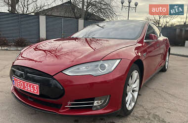 Лифтбек Tesla Model S 2015 в 