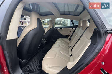Лифтбек Tesla Model S 2015 в 