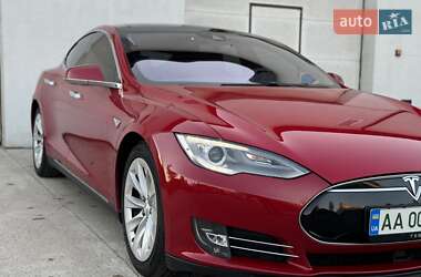 Ліфтбек Tesla Model S 2015 в Сарнах