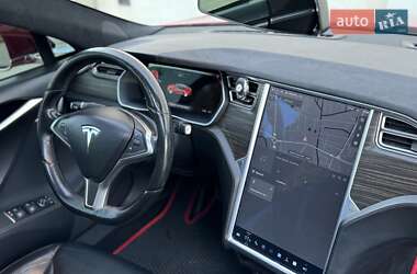 Ліфтбек Tesla Model S 2015 в Сарнах