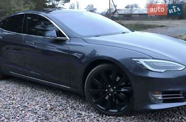 Ліфтбек Tesla Model S 2016 в Саврані