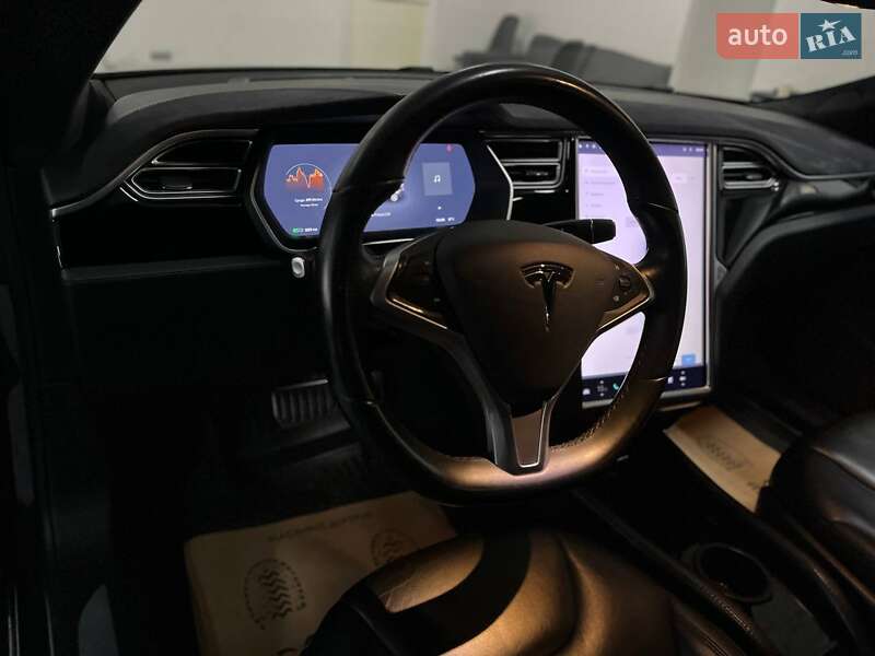 Ліфтбек Tesla Model S 2015 в Полтаві