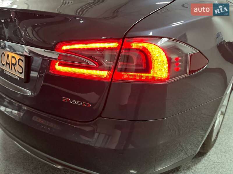 Ліфтбек Tesla Model S 2015 в Полтаві