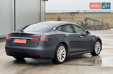 Лифтбек Tesla Model S 2017 в Виннице