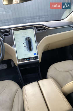 Лифтбек Tesla Model S 2014 в 