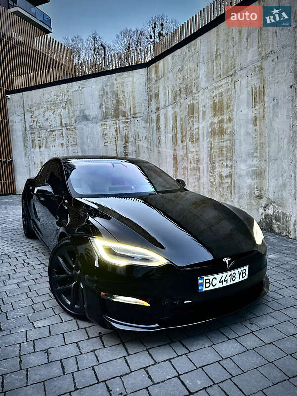 Tesla Model S 2021