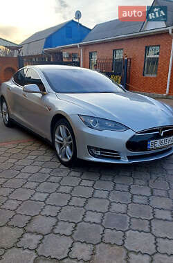 Ліфтбек Tesla Model S 2015 в 
