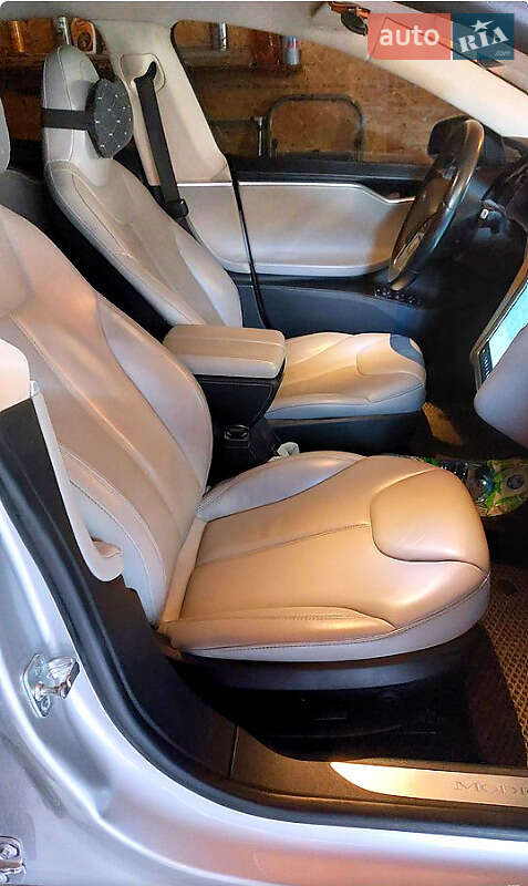 Лифтбек Tesla Model S 2015 в Львове фото 9 Лифтбек Tesla Model S 2015 в Львове