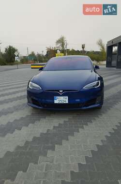 Ліфтбек Tesla Model S 2016 в Києві