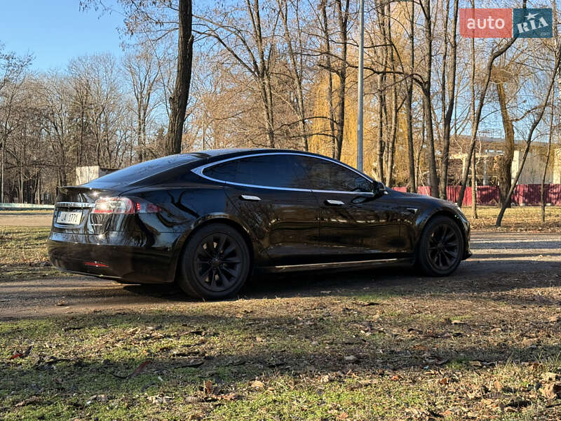 Лифтбек Tesla Model S 2021 в Кривом Роге
