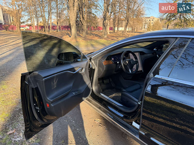 Лифтбек Tesla Model S 2021 в Кривом Роге