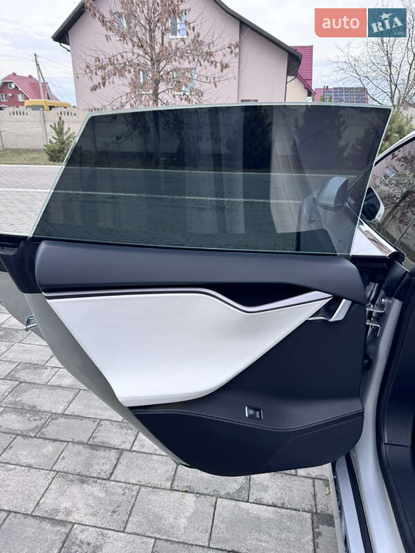 Ліфтбек Tesla Model S 2018 в Луцьку