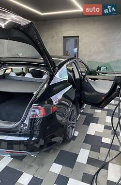 Лифтбек Tesla Model S 2014 в 