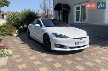 Ліфтбек Tesla Model S 2017 в 