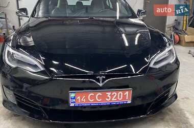 Ліфтбек Tesla Model S 2017 в 
