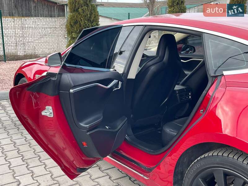 Лифтбек Tesla Model S 2014 в Виннице