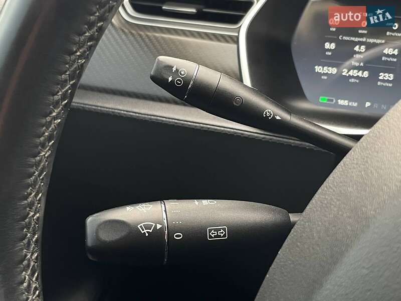 Лифтбек Tesla Model S 2014 в Виннице