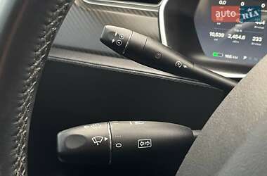 Лифтбек Tesla Model S 2014 в 