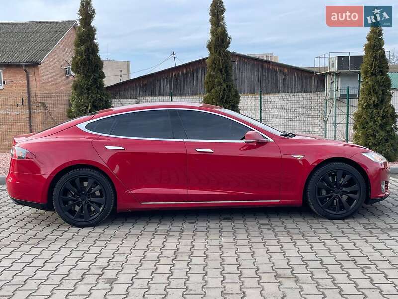 Лифтбек Tesla Model S 2014 в Виннице