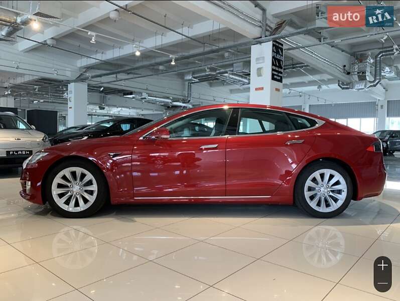 Лифтбек Tesla Model S 2018 в Киеве фото 4 Лифтбек Tesla Model S 2018 в Киеве