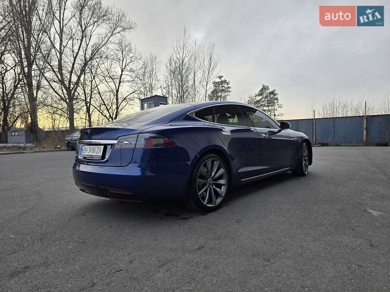 Лифтбек Tesla Model S 2016 в Одессе
