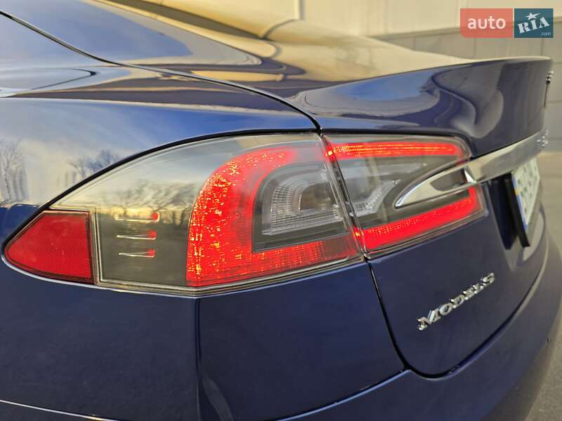 Лифтбек Tesla Model S 2016 в Одессе