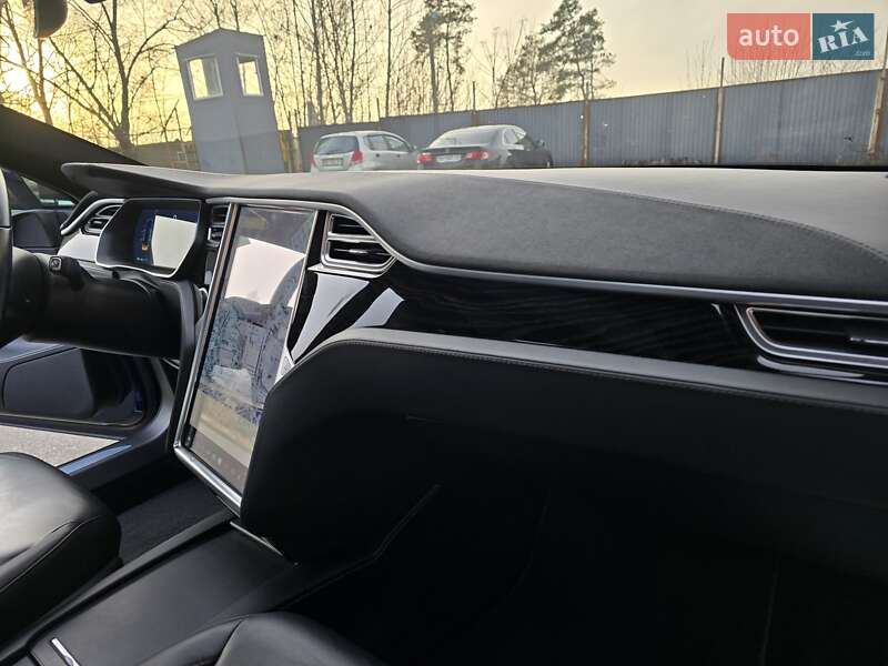 Лифтбек Tesla Model S 2016 в Одессе