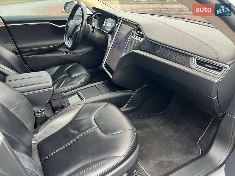 Ліфтбек Tesla Model S 2014 в Полтаві