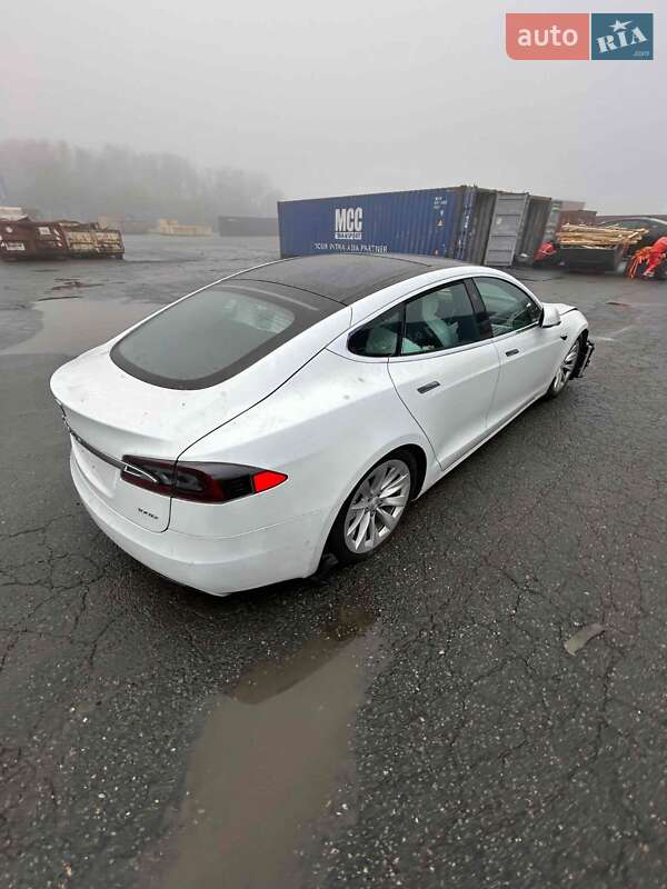 Ліфтбек Tesla Model S 2017 в 