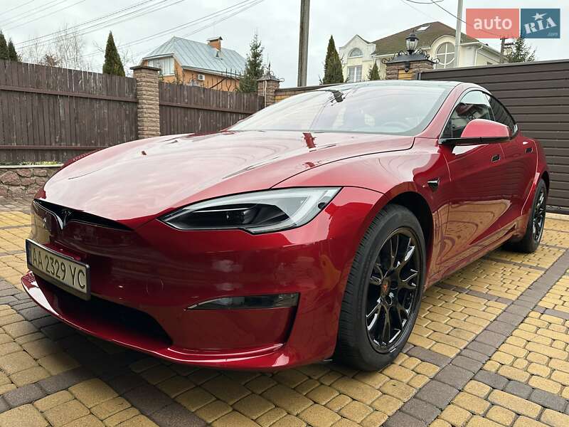 Лифтбек Tesla Model S 2024 в Киеве