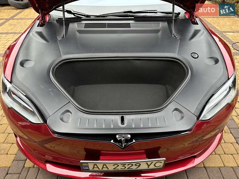 Лифтбек Tesla Model S 2024 в Киеве