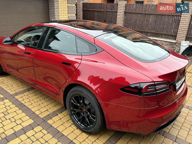 Лифтбек Tesla Model S 2024 в Киеве