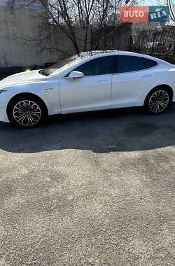 Ліфтбек Tesla Model S 2014 в Львові