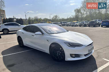 Лифтбек Tesla Model S 2016 в Кривом Роге