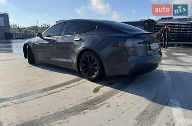 Лифтбек Tesla Model S 2016 в Киеве