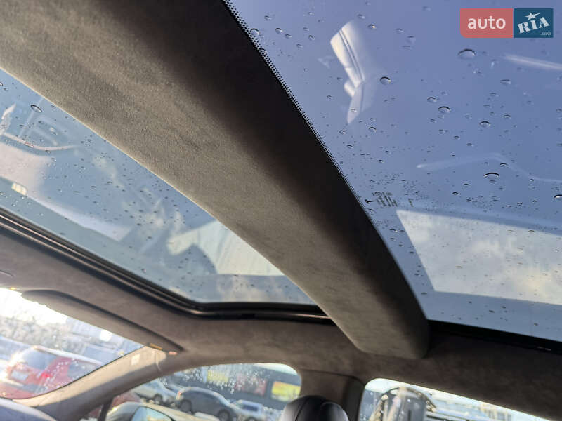 Лифтбек Tesla Model S 2016 в Киеве