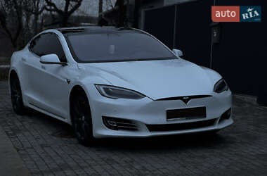 Ліфтбек Tesla Model S 2017 в Вінниці